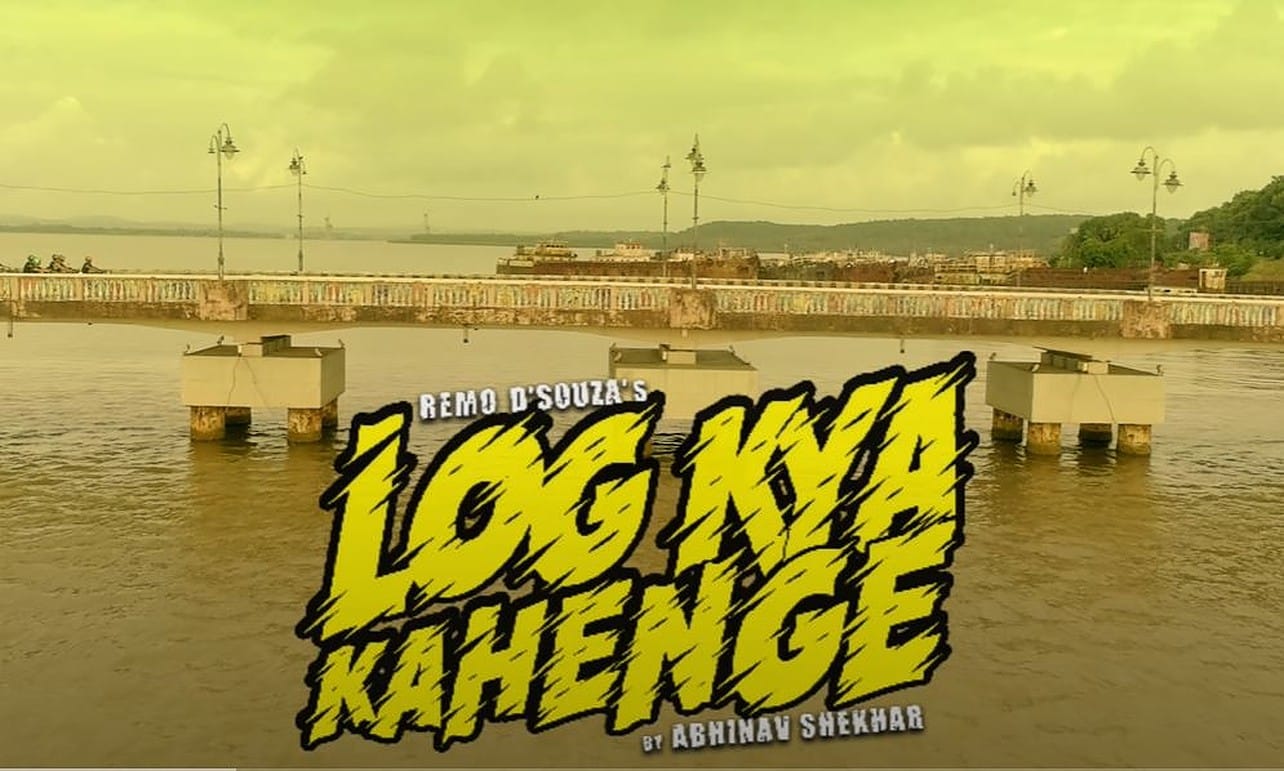 Log Kya Kahenge Lyrics in Hindi